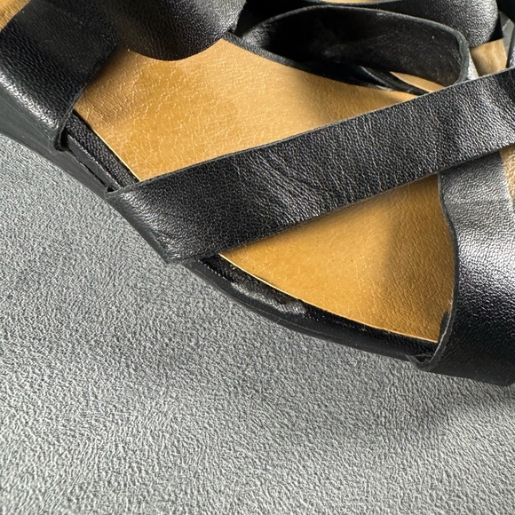 COPY - Lucky Brand Black Leather Low Wedge Strappy Sandals Womens Size 10 - Picture 3 of 8